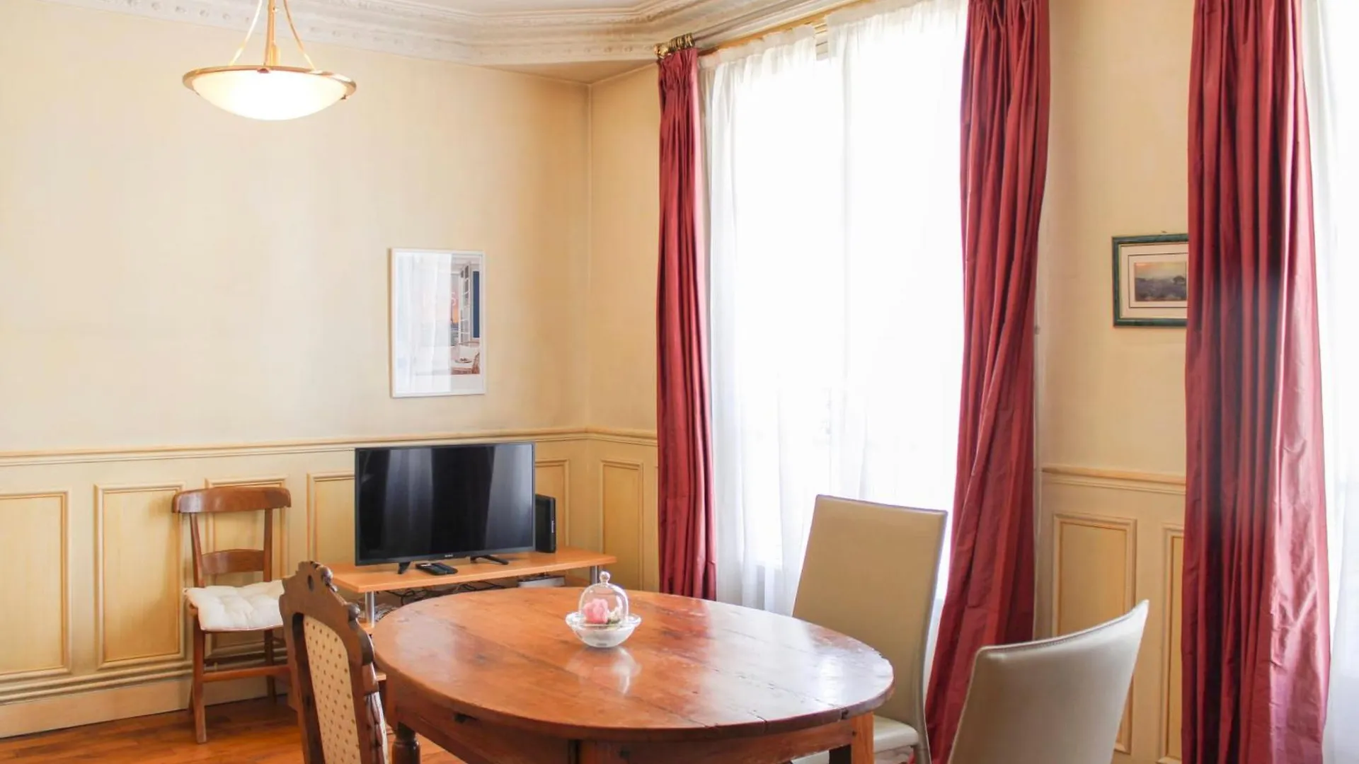 Lovely Paris Flat Close To Eiffel Tower Apartment